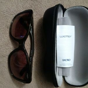Vogue standard size fashion sunglasses